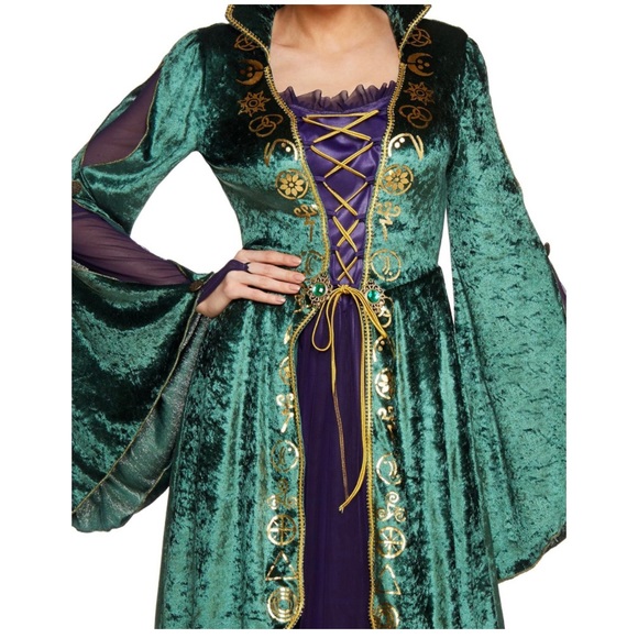 Spirit Halloween Adult Winifred Sanderson Hocus Pocus Costume with wig - Picture 3 of 5